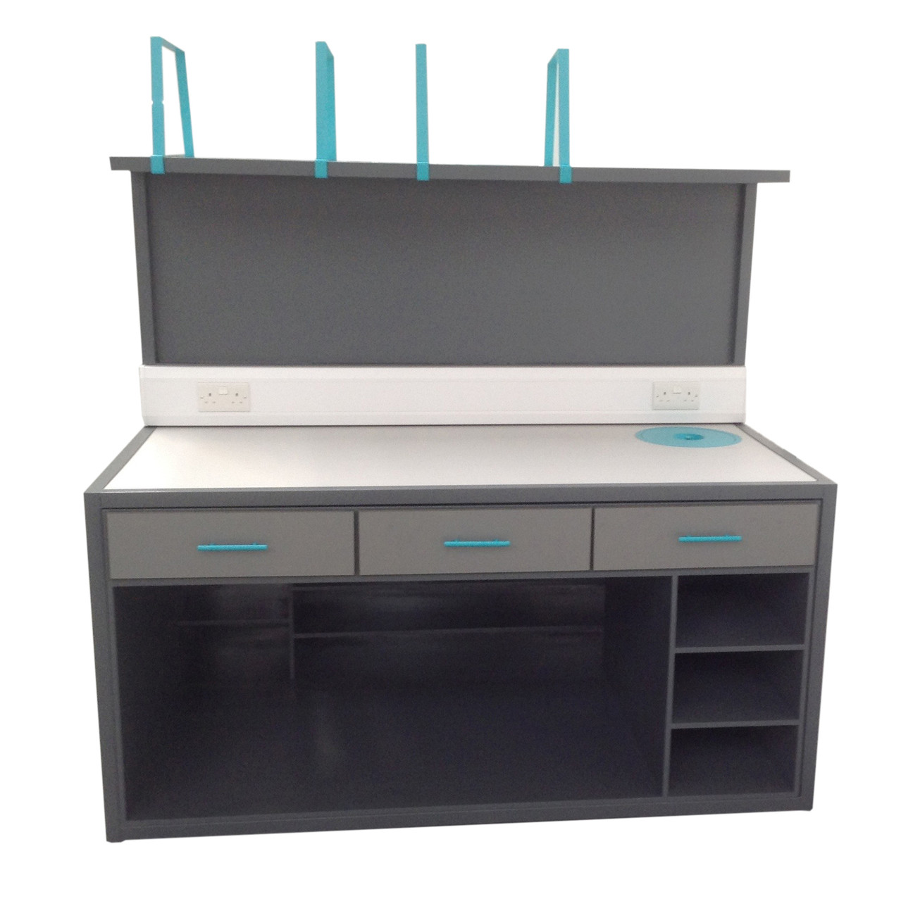 Workbench – CD673 (Portfolio Item)