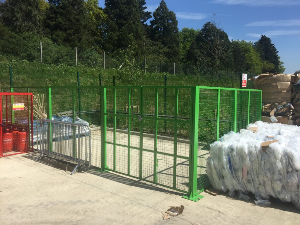 Outdoor Mesh Secure Cage